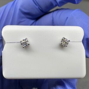 925 Sterling Silver Mossinate Stud Earrings